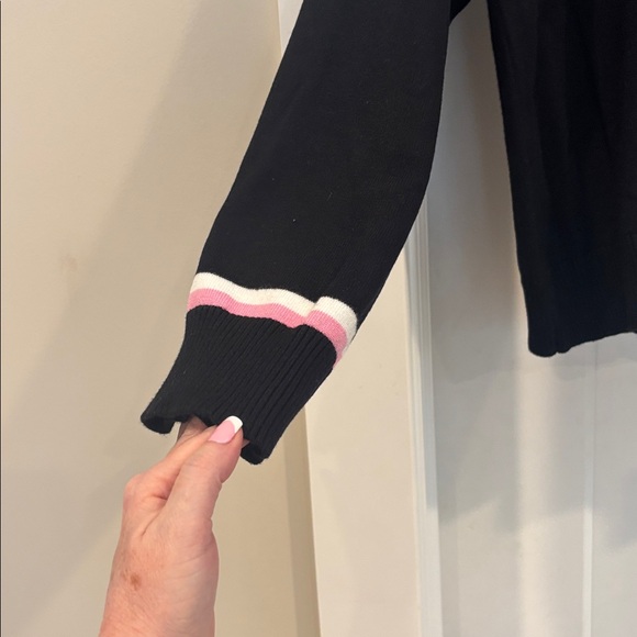 Chanel V-Neck Sweater in Black with Pink Details - Picture 2 of 4